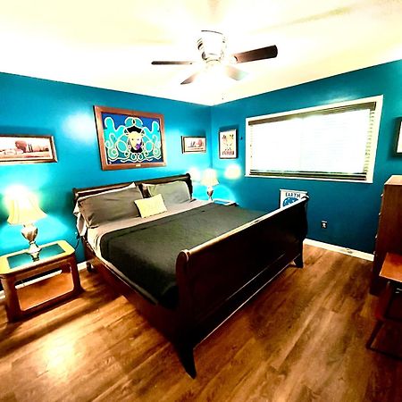 Family Friendly Downtown Home - Private Yard & Grill - Location, Location, Location! Athens Exterior photo
