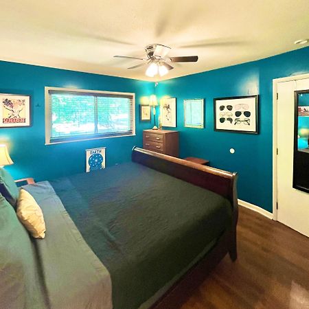 Family Friendly Downtown Home - Private Yard & Grill - Location, Location, Location! Athens Exterior photo