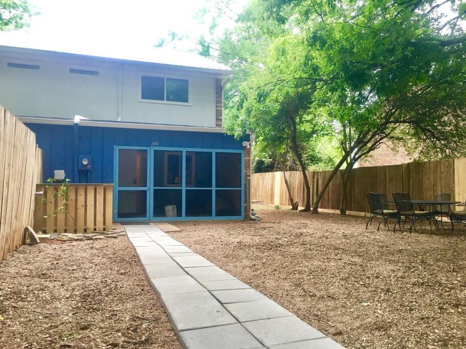 Family Friendly Downtown Home - Private Yard & Grill - Location, Location, Location! Athens Exterior photo